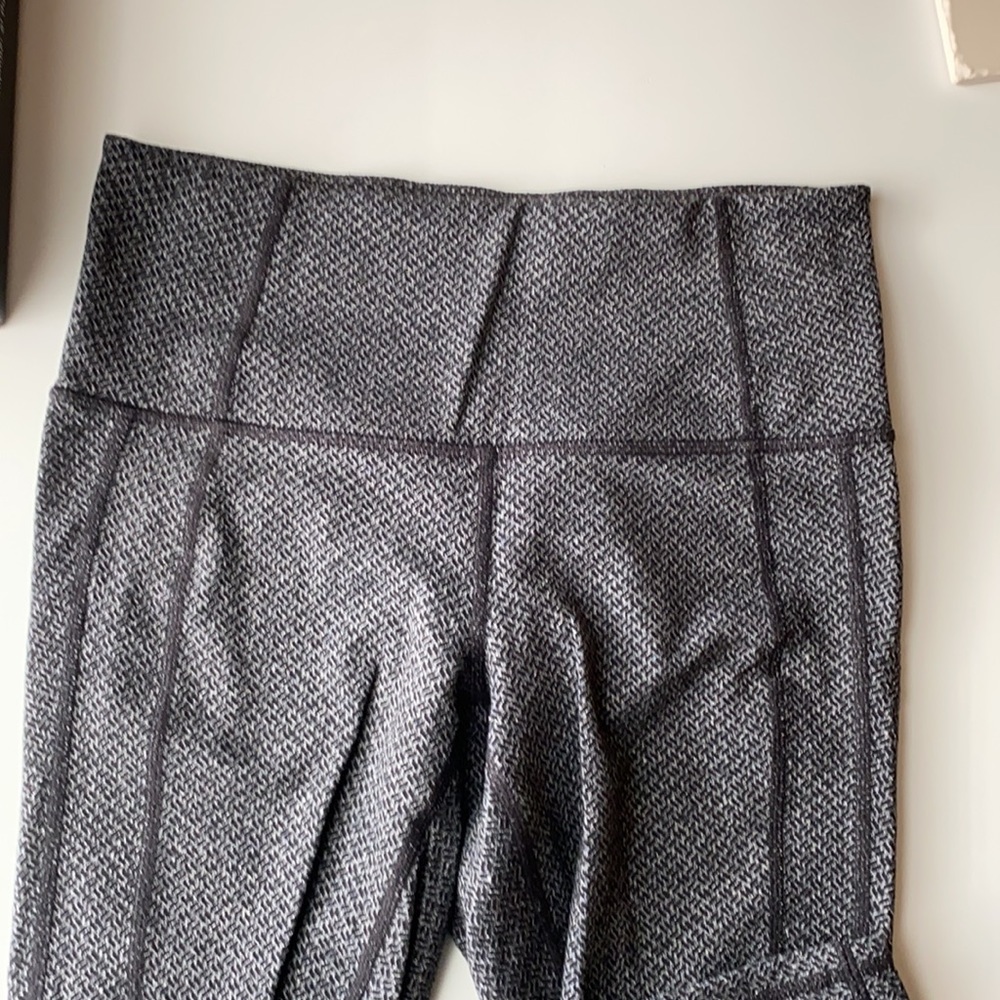 Athleta Leggings, EXCELLENT CONDITION, XS - Picture 5 of 6